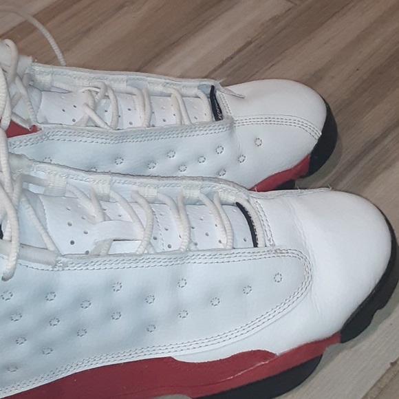 Jordan 13 Cherry - Picture 4 of 5